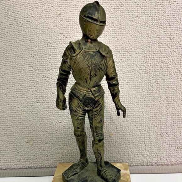 VTG  Fontanini  Figurine Medieval Knight Suit of Armor Small Statue Depose Italy - Picture 1 of 6